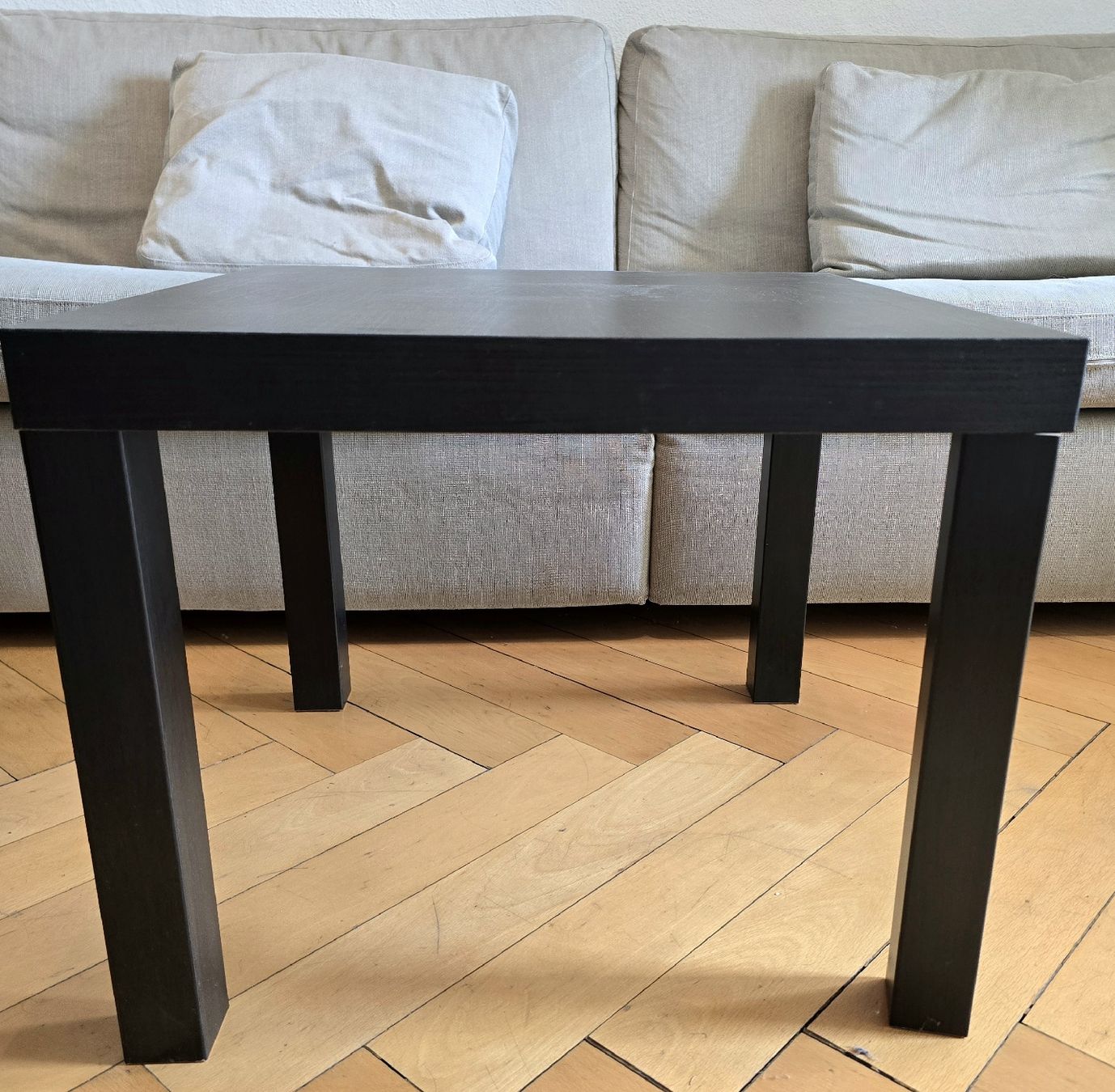 Tavoli: Kleiner Couchtisch Schwarz KOSTENLOS (IKEA Lack) – Usato da Dübendorf venduto da mon_kcz6
