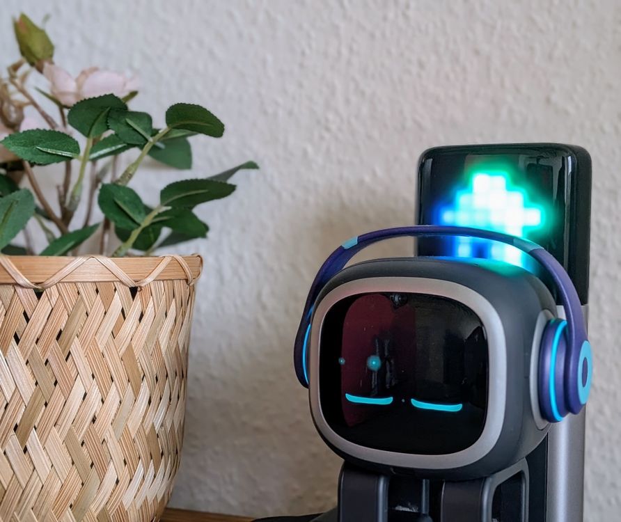 Jouets: ✨ Emo Go Home (KI Roboter)  Xmas Edition mit extra Kostüm ✨ – D'occasion à Opfikon par arivasy 6