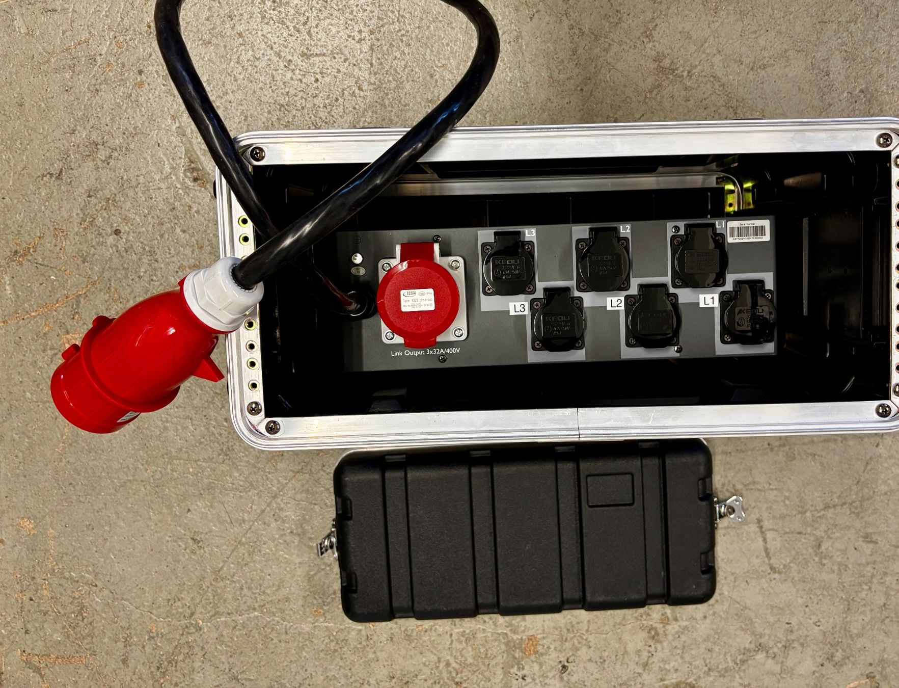 Alimentazione elettrica: Stromverteiler Showtec PS-320MKII, 400V 3x16A 6x16A, – Usato da Wettingen venduto da blicklicht 2
