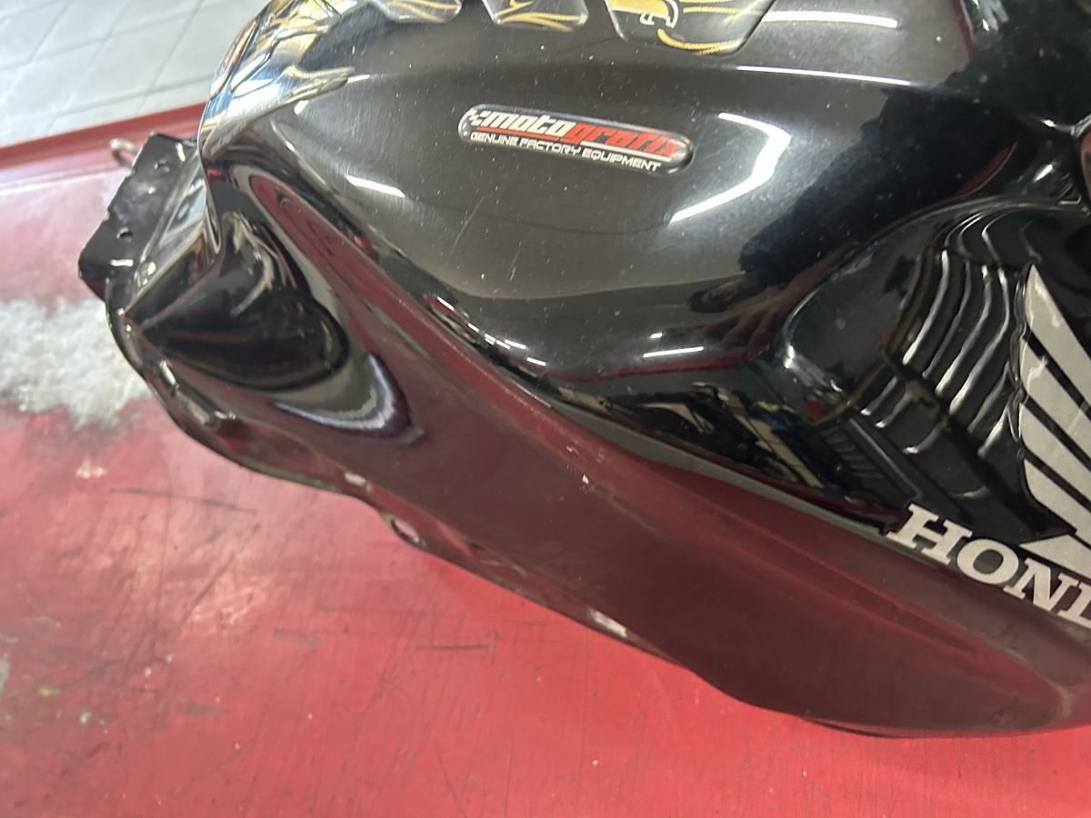 Honda Strada: Reservoir cb650r – Usato da Ecublens VD venduto da RodrigoFortunato249 2
