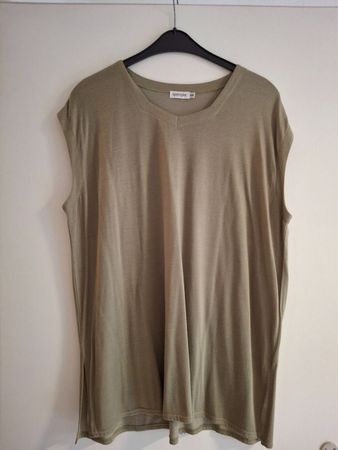 Top in Olivgrün, Grösse XXL
