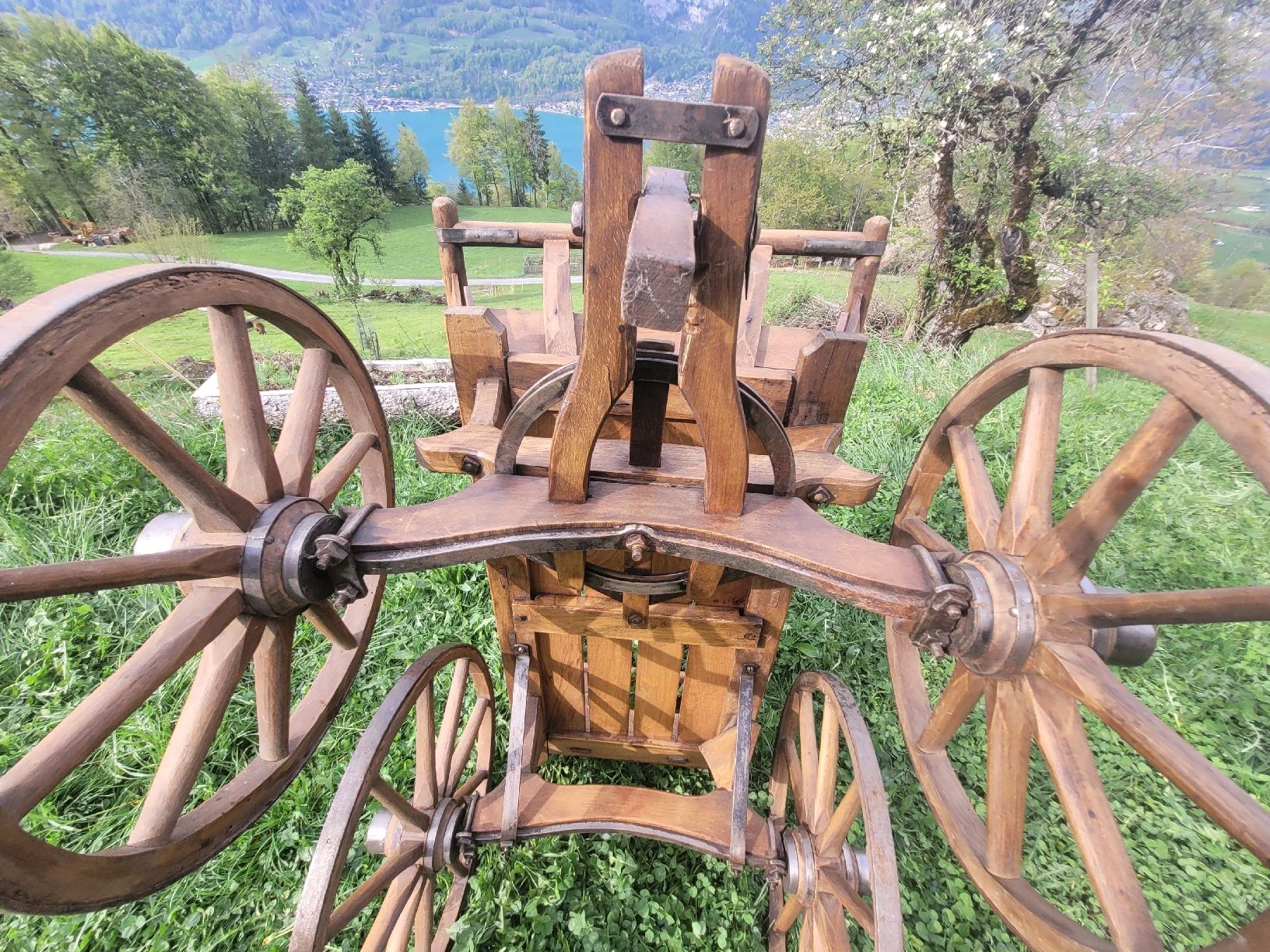 Carriole: Leiterwägeli mit Deichsel. Guter Zustand – Usato da Brienz BE venduto da Hundechef 7