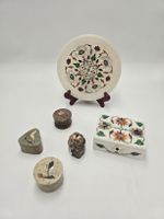 Lot d’objets en pierre incrustée – Artisanat indien