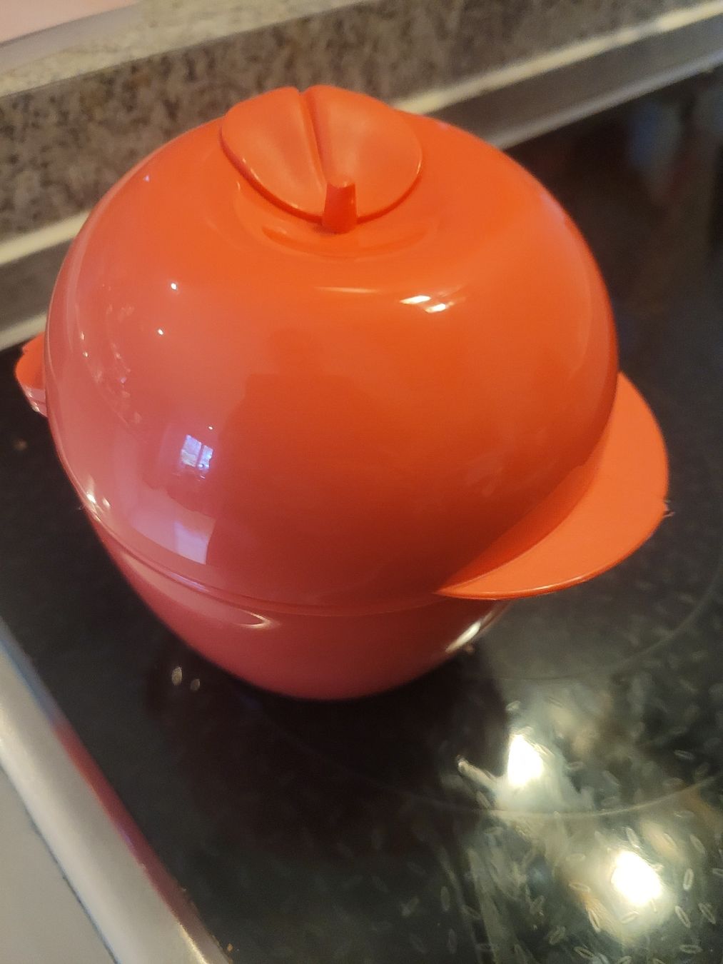 Tupperware Recipients et similaires: Apfel Behälter von Tupperware Neu! – Neuf avec emballage d'origine à Weingarten-Kalth par Angela0124