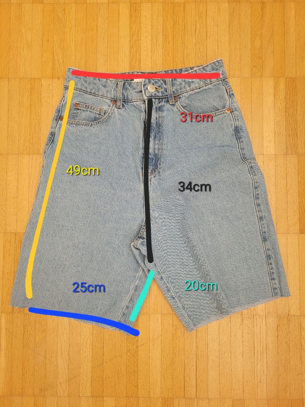 H&M Pantaloni: 76. Shorts en jean H&M taille 36 – Usato da Villars-sur-Glâne venduto da m66_dch5 1