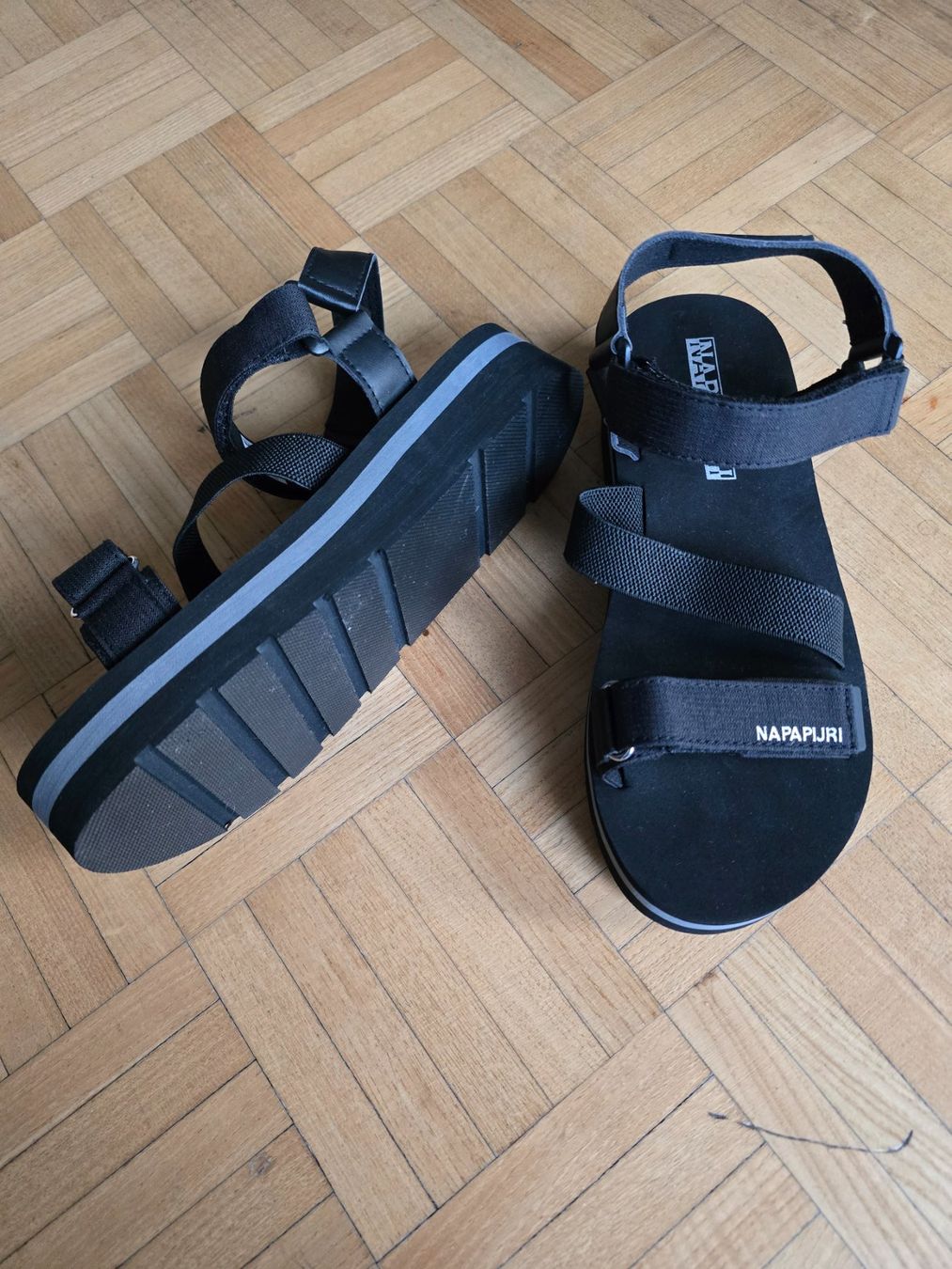 Napapijri Scarpe da donna: Napapijri Damen Sandalen Gr.37 – Usato da Eglisau venduto da zti_96kb 3