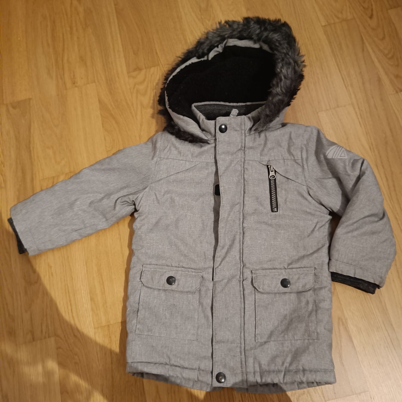 Jacken & Mäntel: Winterjacke Grösse 98 – Gebraucht aus Jaberg von urig17.