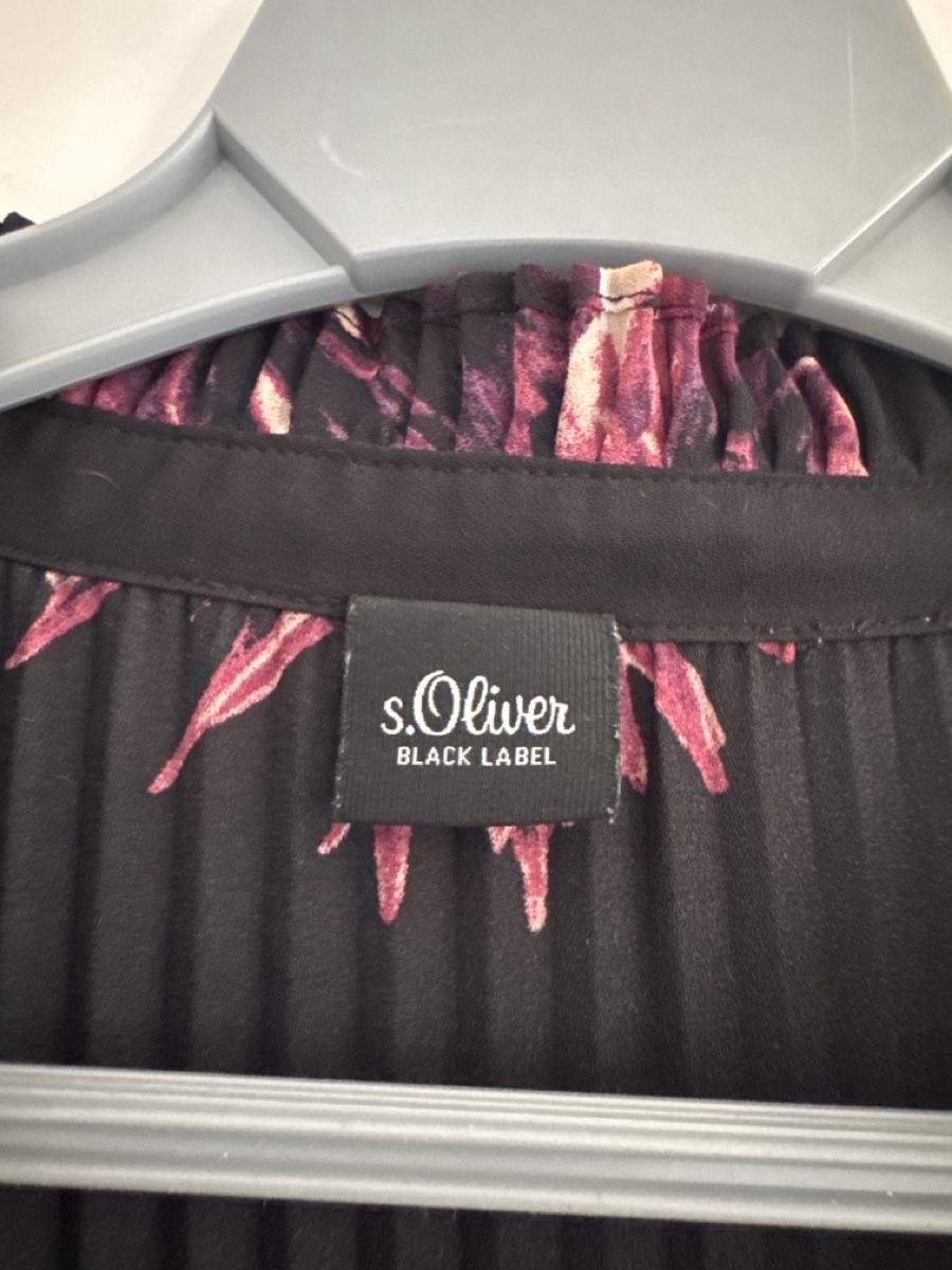 S.Oliver Camicette: Bluse s.Oliver Blumenmuster schwarz bunt – Nuovo (secondo la descrizione) da Bülach venduto da Mellinchen30 2