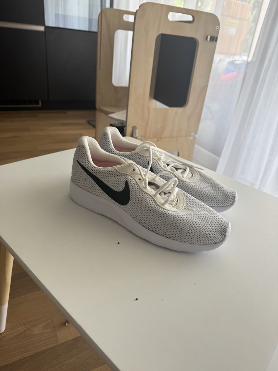 Nike Herrenschuhe: Nike Sportschuh – Neu (gemäss Beschreibung) aus Wohlen AG von Ar_gu