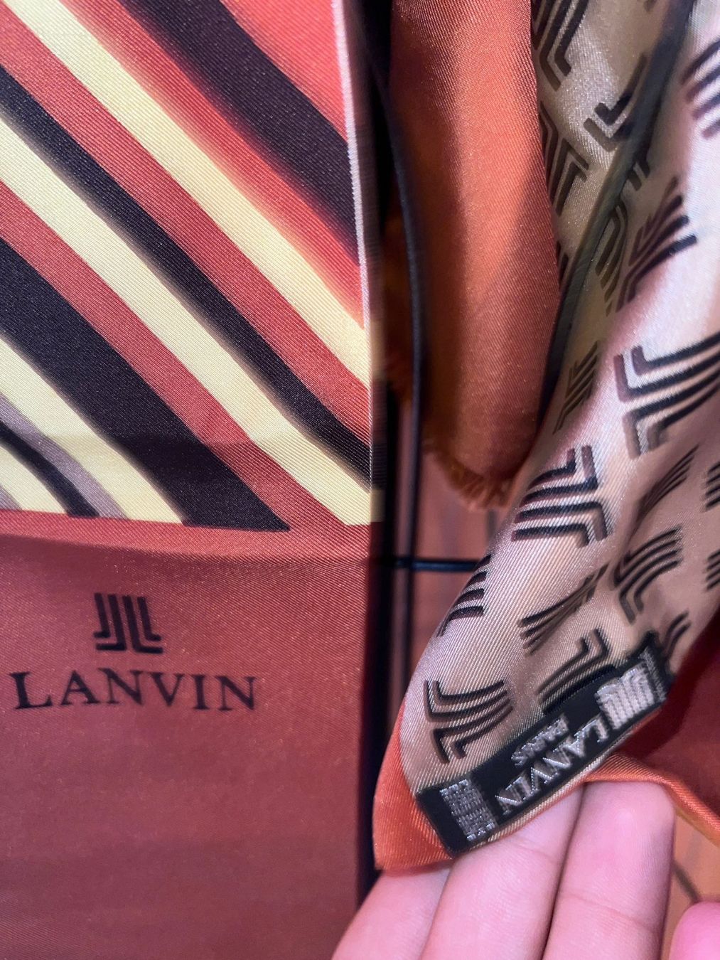 Lanvin Foulards, Tücher & Schals: Lanvin Paris Seidenschal Double Face 130 cm – Gebraucht aus Winterthur von Dejv 1
