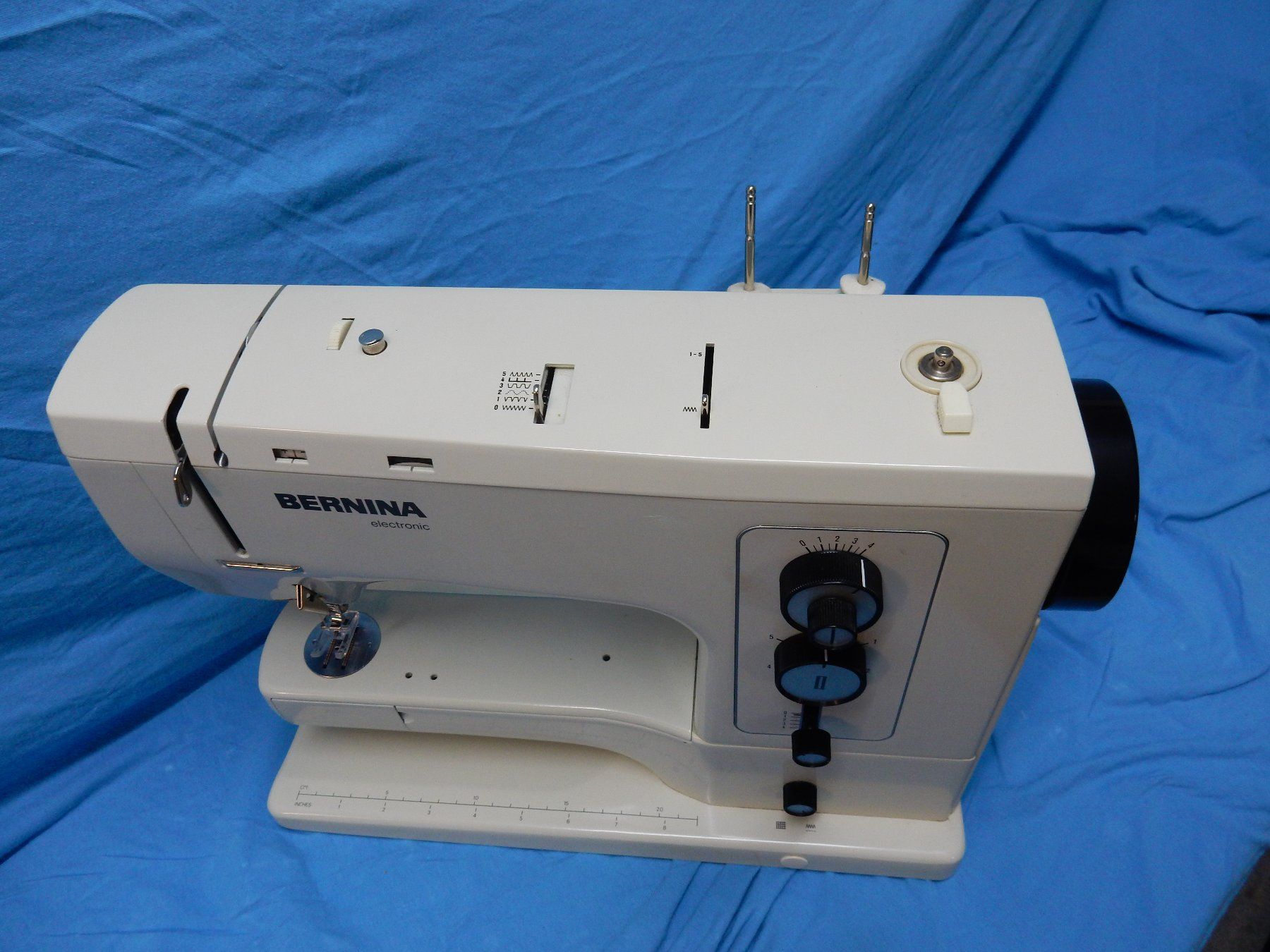 Bernina Nähmaschinen: Bernina 831    22126 – Gebraucht aus Watt von Mariposa49 4