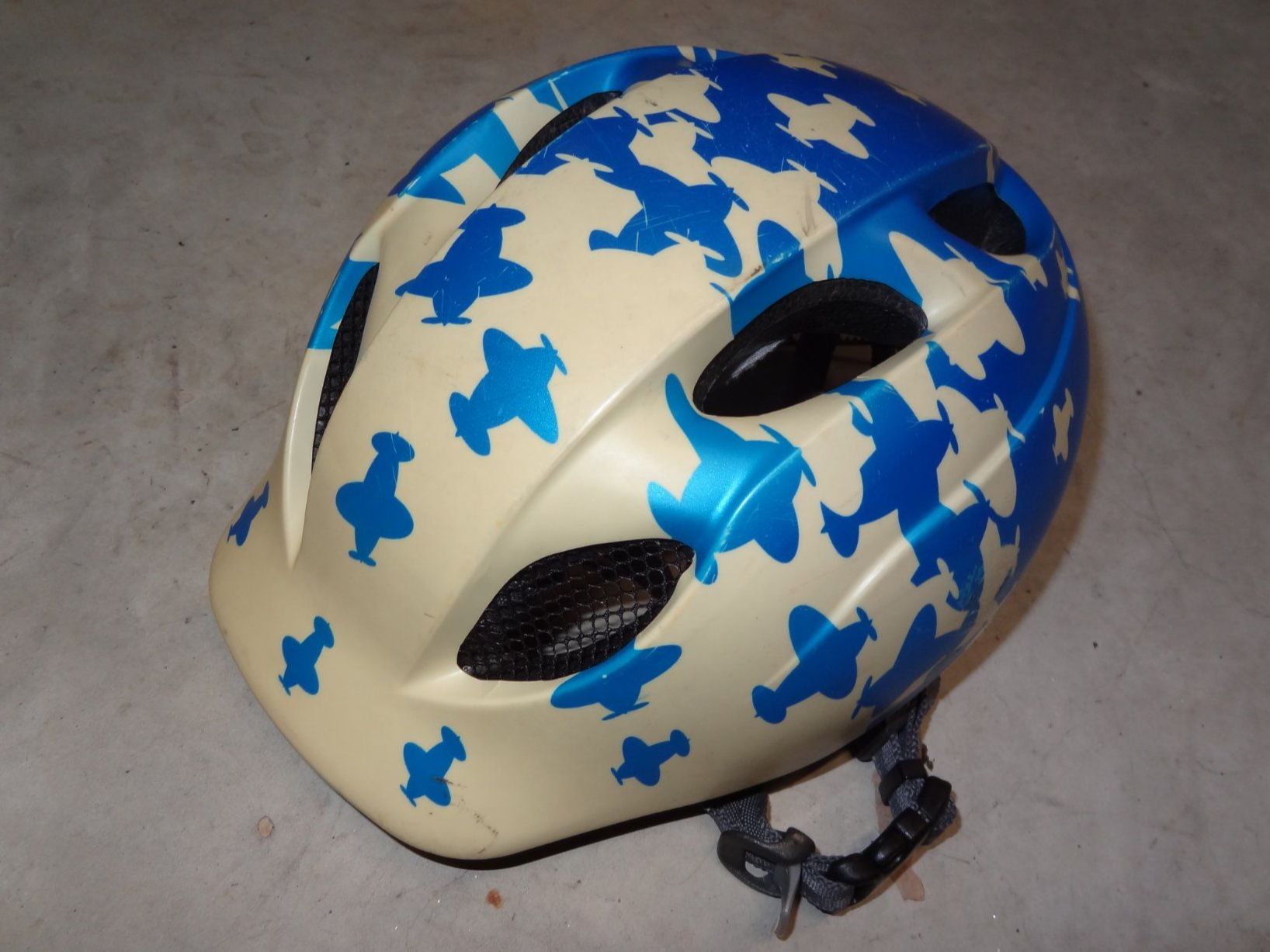 Helme: Casque de vélo enfant 52-57cm – Gebraucht aus Satigny von salvatore73