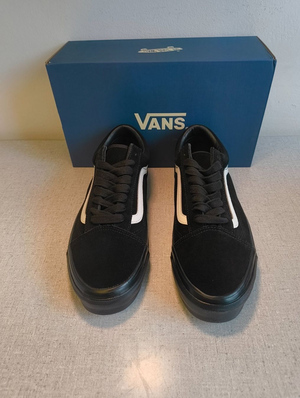 Vans Scarpe da uomo: Vans Old Skool, Grösse 42.5, Schwarz/Weiss – Nuovo e nell'imballaggio originale da Uitikon Waldegg venduto da PJLS1 1