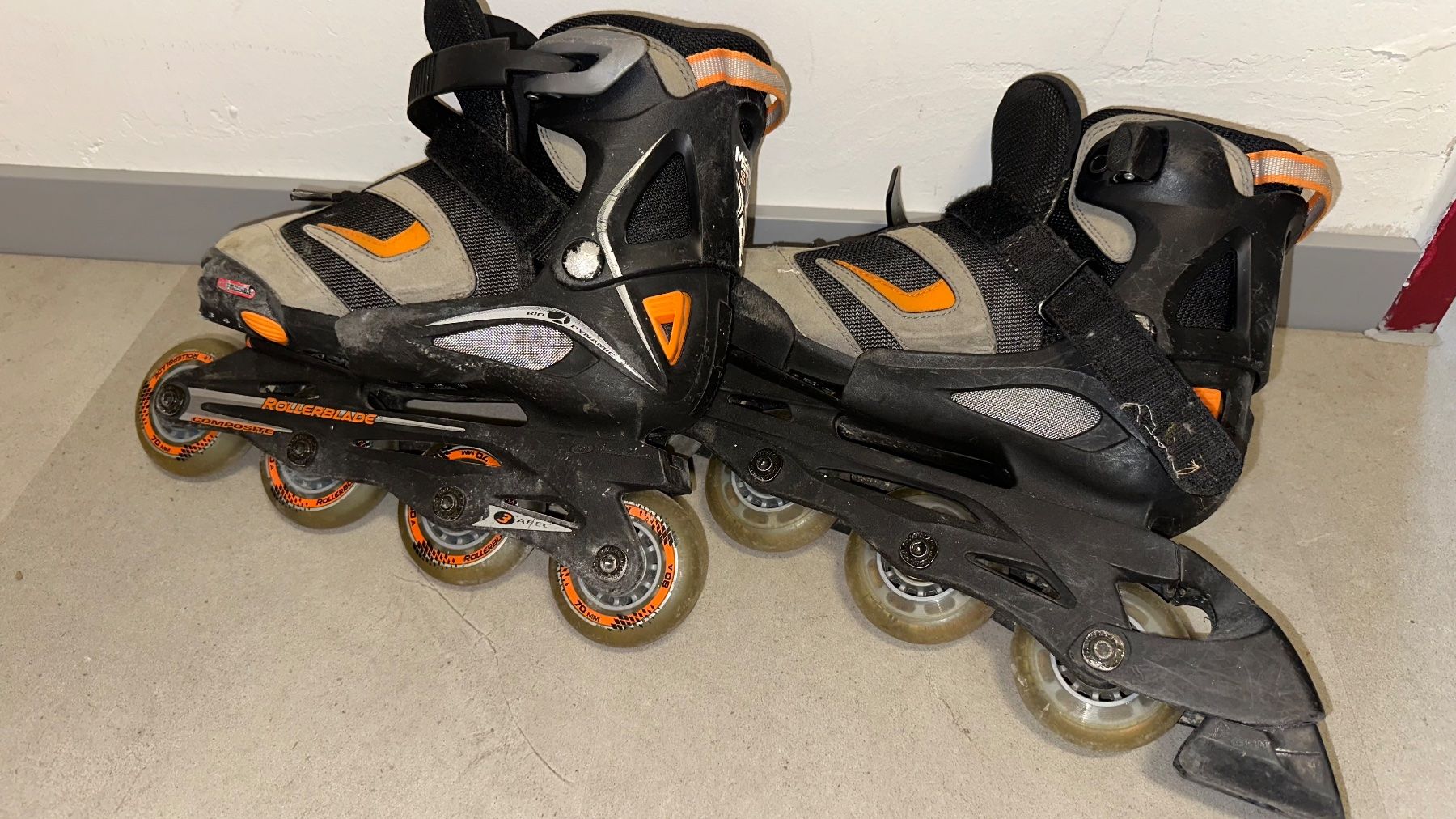 Pattini in linea & Pattini a rotelle: Inlineskates Rollerblade, verstellbar Gr. 32-37 Rollschuhe – Usato da Schönenbuch venduto da marisli80