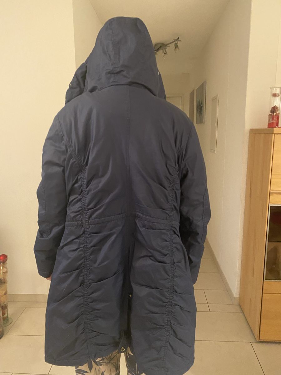 Giacche: Winterjacke blau mit Kapuze – Usato da Brugg AG venduto da Honeybee6 1