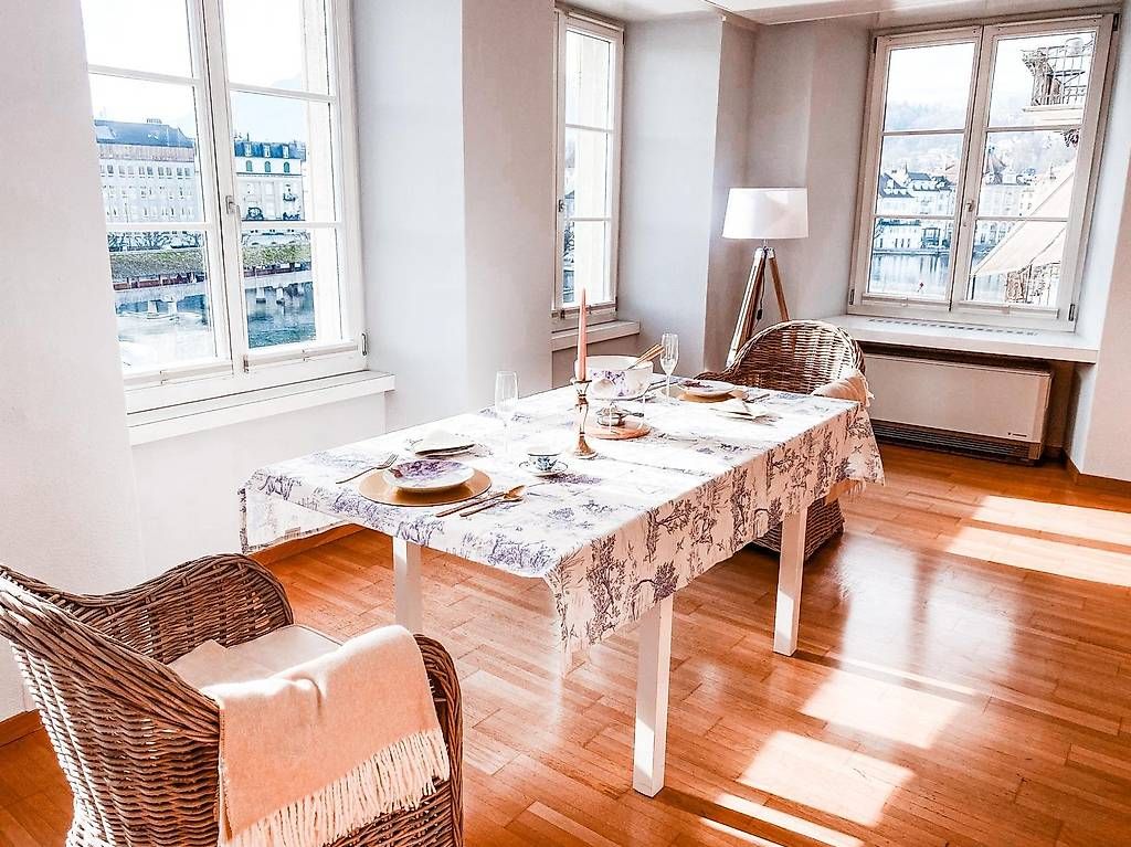 Tavoli: Tisch – Usato da Luzern venduto da kar_nsm6