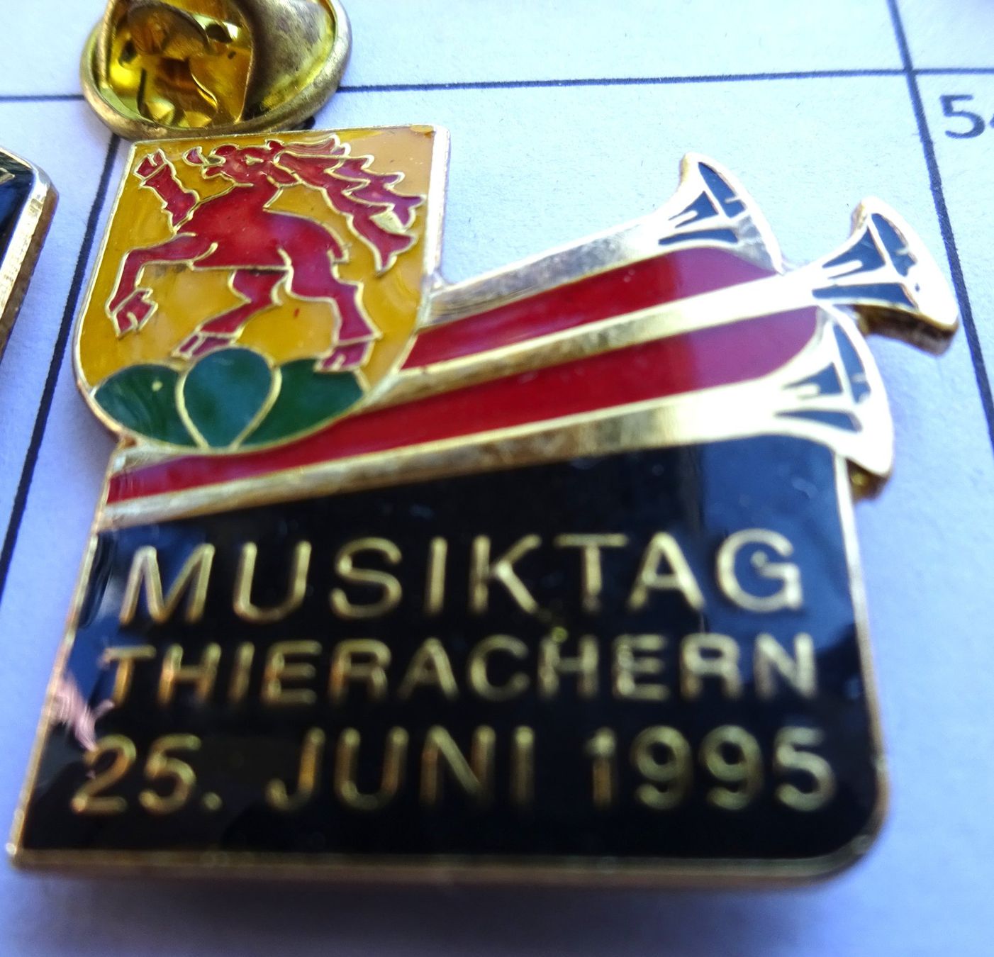 Placchette & Badge: Pin Musiktag THIRACHERN – Usato da Utzenstorf venduto da BUtter81