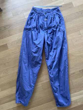 Bequeme Frühlingshose, Gr.34,flieder, sehr guter Zustand!