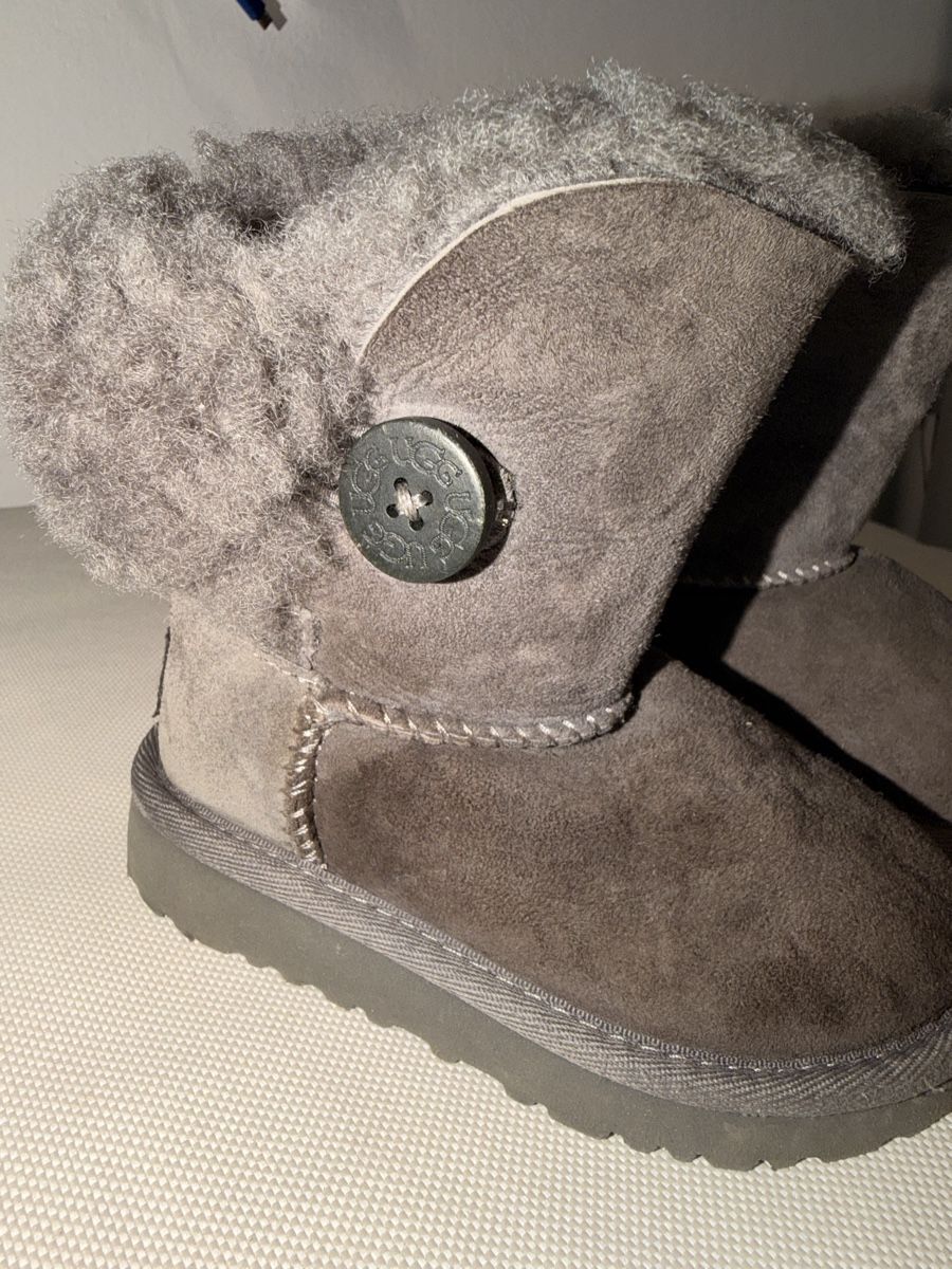 Hufschuhe: UGG Boots, Gr. 23.5 – Gebraucht aus Frenkendorf von banemk12 1