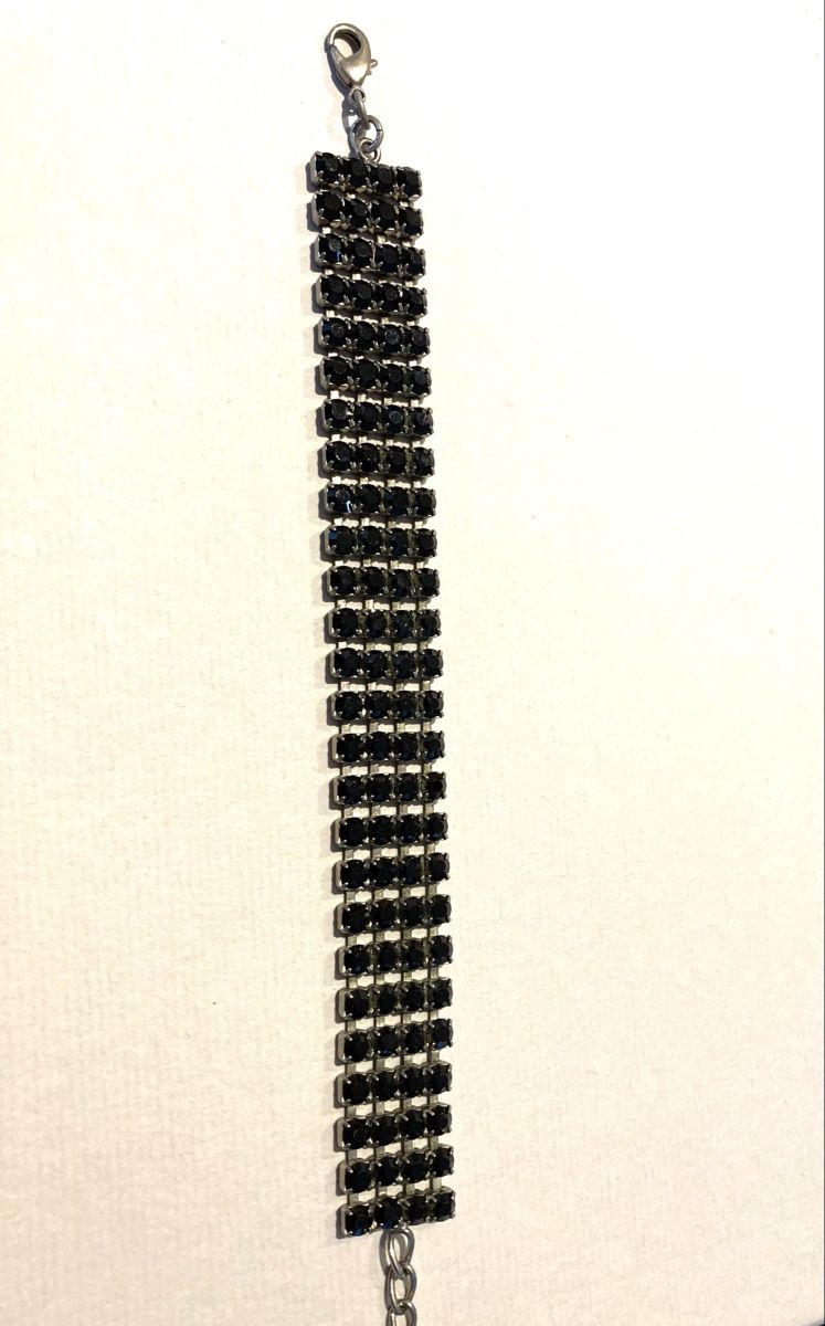 Bracciali & Braccialetti: Armband mit schwarzen Steinchen – Usato da Neerach venduto da london015 1