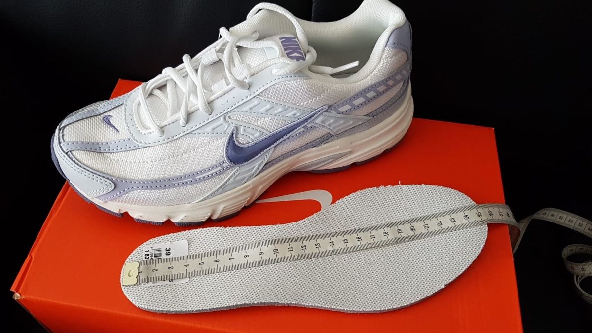 Nike Scarpe da donna: Nike INITIATOR Gr39,Leder-Stoff. – Nuovo e nell'imballaggio originale da Zürich venduto da 280_yc86 5