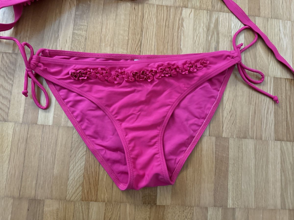 Altra biancheria intima: Bikini pink 75 B & Badehose Gr. M - Raffung Bänder – Usato da Jona venduto da Good_luck_ 4