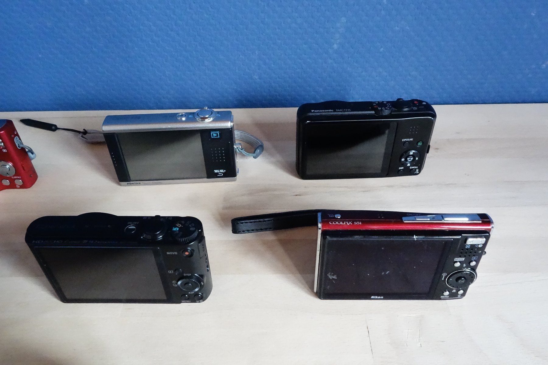 Sony Kamera: Lot de 8 appareils photo avec accessoires – Defekt aus La Rippe von Kopernic 5
