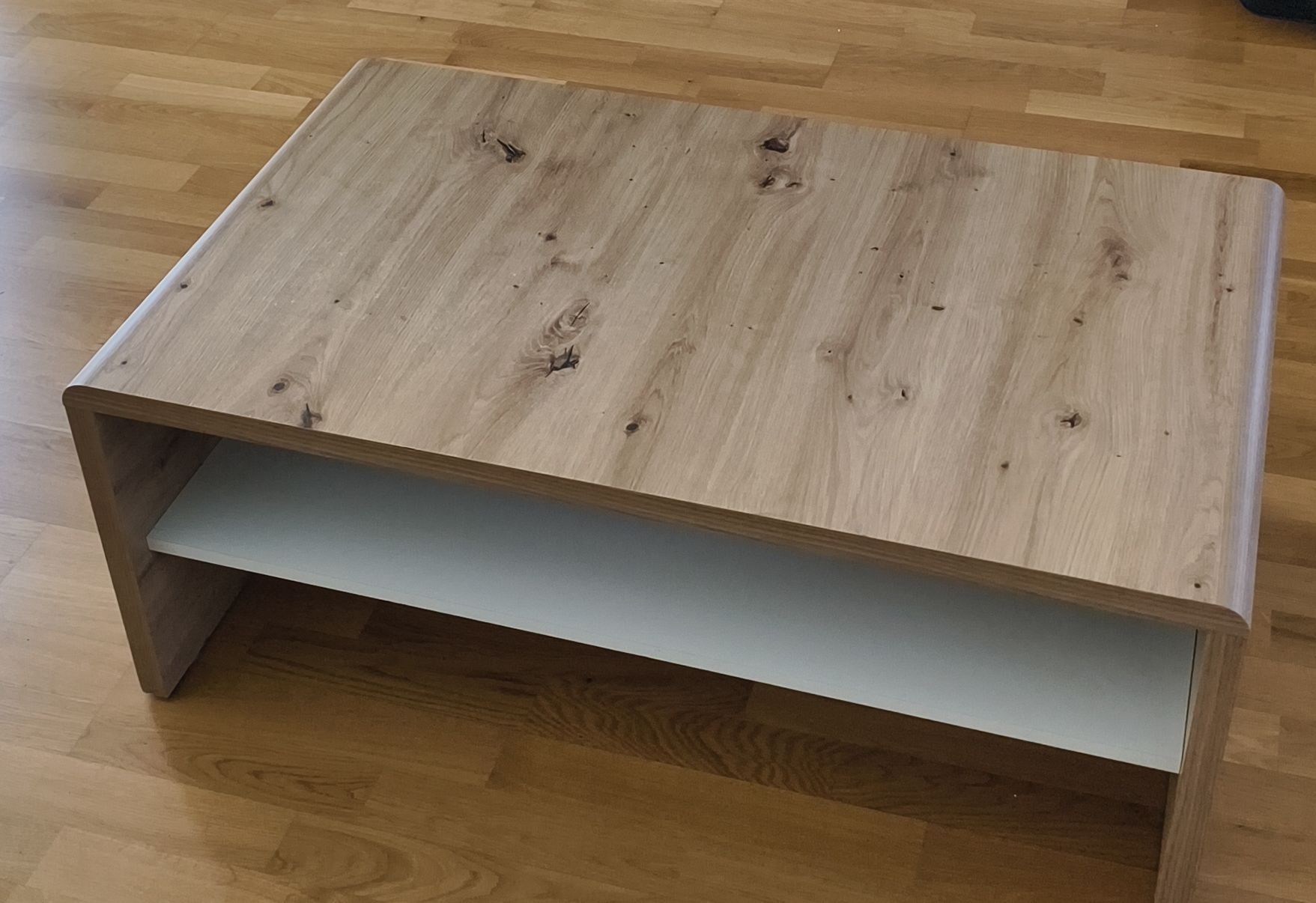 Tavoli: Schöner Wohnzimmertisch Holzoptik – Usato da Biberist venduto da Alphacentaurii