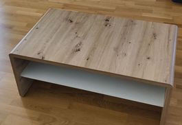 Schöner Wohnzimmertisch Holzoptik