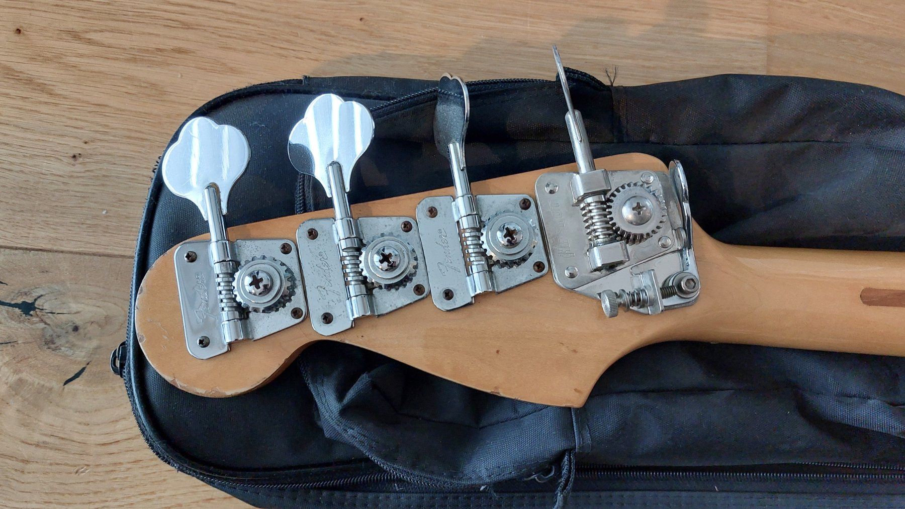 Fender Strumenti musicali: Fender Precision Bass 1977/78 – Usato da Seeberg venduto da Gebi8 4