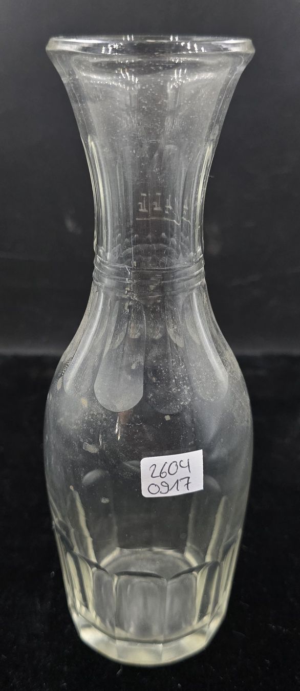 Caraffe: Antike Weinkaraffe 0.4 geeicht Glas geschliffen – Usato da Rorschacherberg venduto da snOOpydOg11