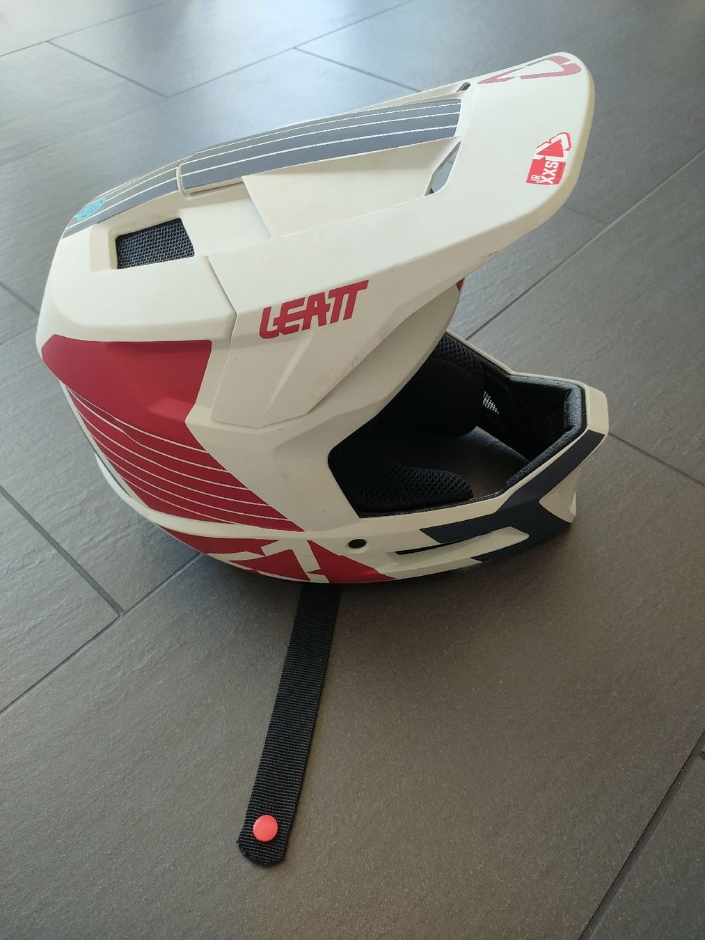 Leatt Helme: Leatt MTB Helm Downhill  Grösse xxs Junior 51-52 – Gebraucht aus Therwil von OliviaH01 2