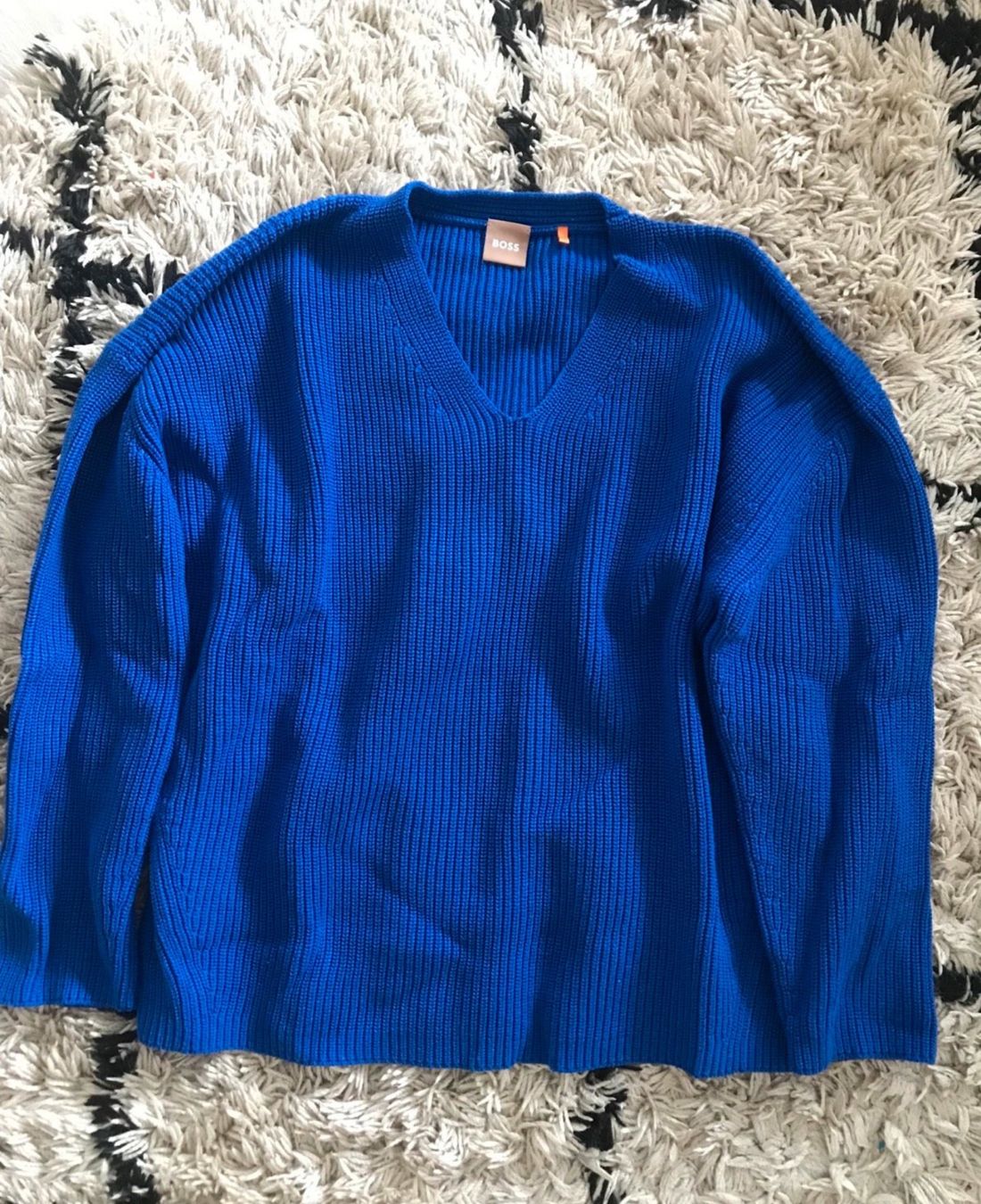 Hugo Boss Maglioni & Felpe: Wunderschöner kobaltblauer Pullover von Boss, Gr. L, neuwert – Nuovo (secondo la descrizione) da Kreuzlingen venduto da shopaholicatheart_3 7
