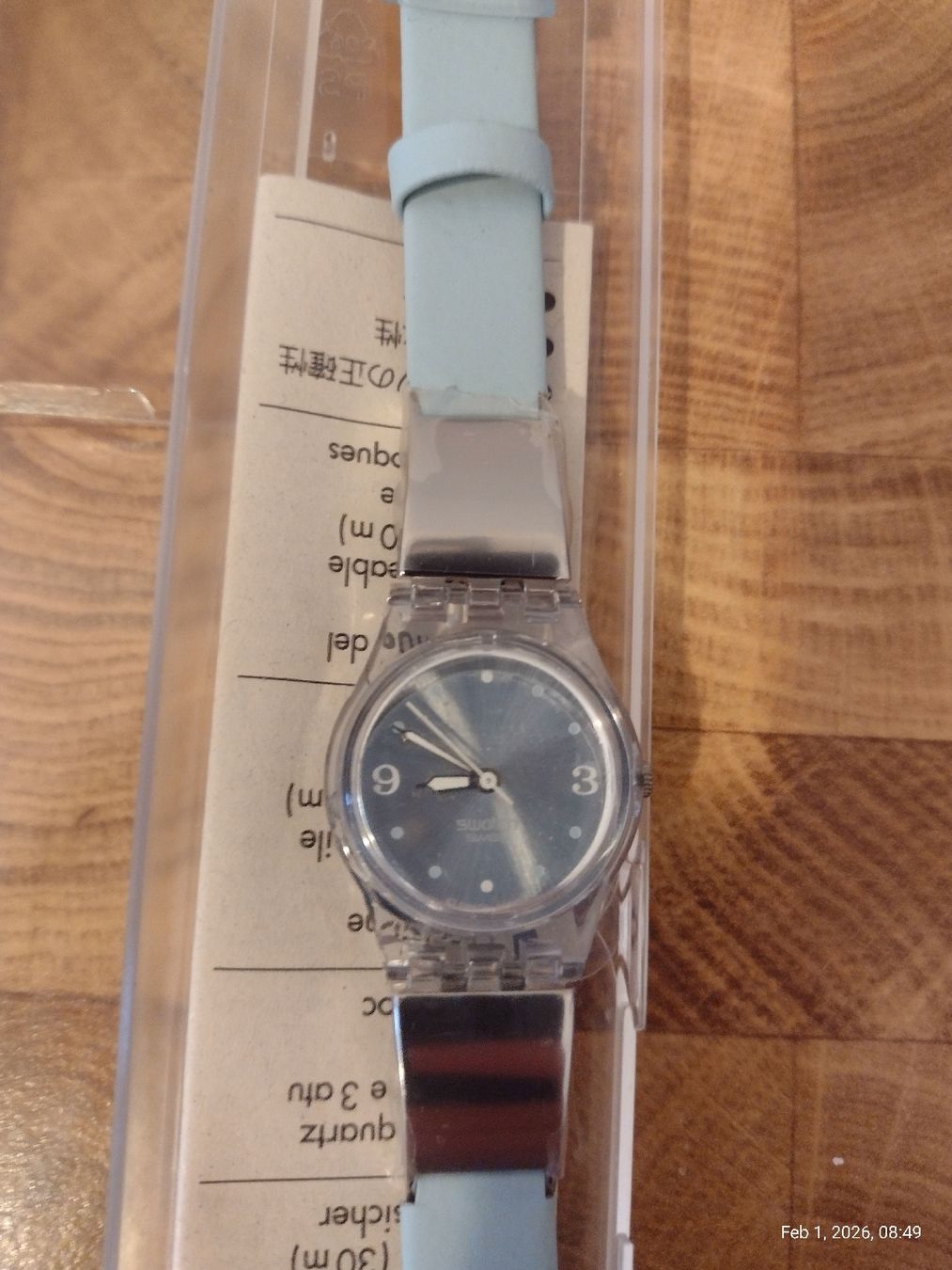 Swatch Orologi: Like New Swatch Watch: Silver & Blue Details – Usato da Zürich venduto da TrainLine 4