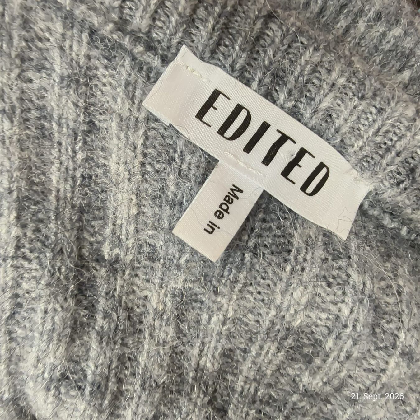 Maglioni & Felpe: Damen Pullover Edited grau mit Rüschen gebraucht – Usato da Emmetten venduto da SecondhandSiska 2