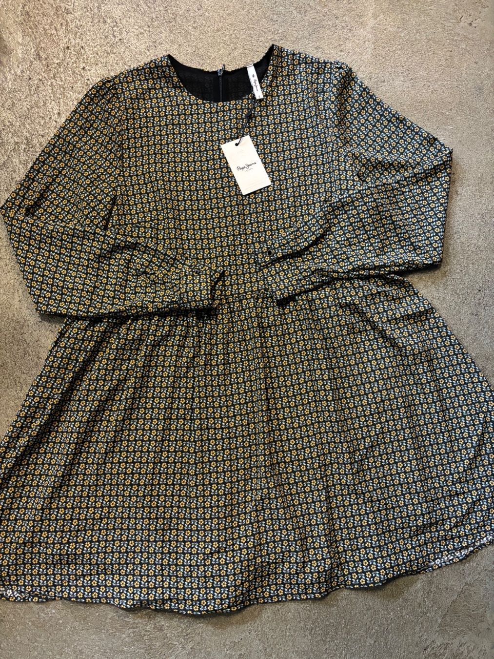Vestiti: Robe Pepe Jeans Femmes Taille S – Nuovo e nell'imballaggio originale da Orbe venduto da D-stockFactory-Orbe