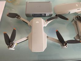 DJI Mini 2 Drohne mit 3 Akku