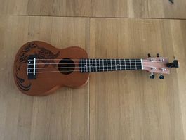 Ukulele (Harley Benton Kahuna-S inkl. Stimmgerät)