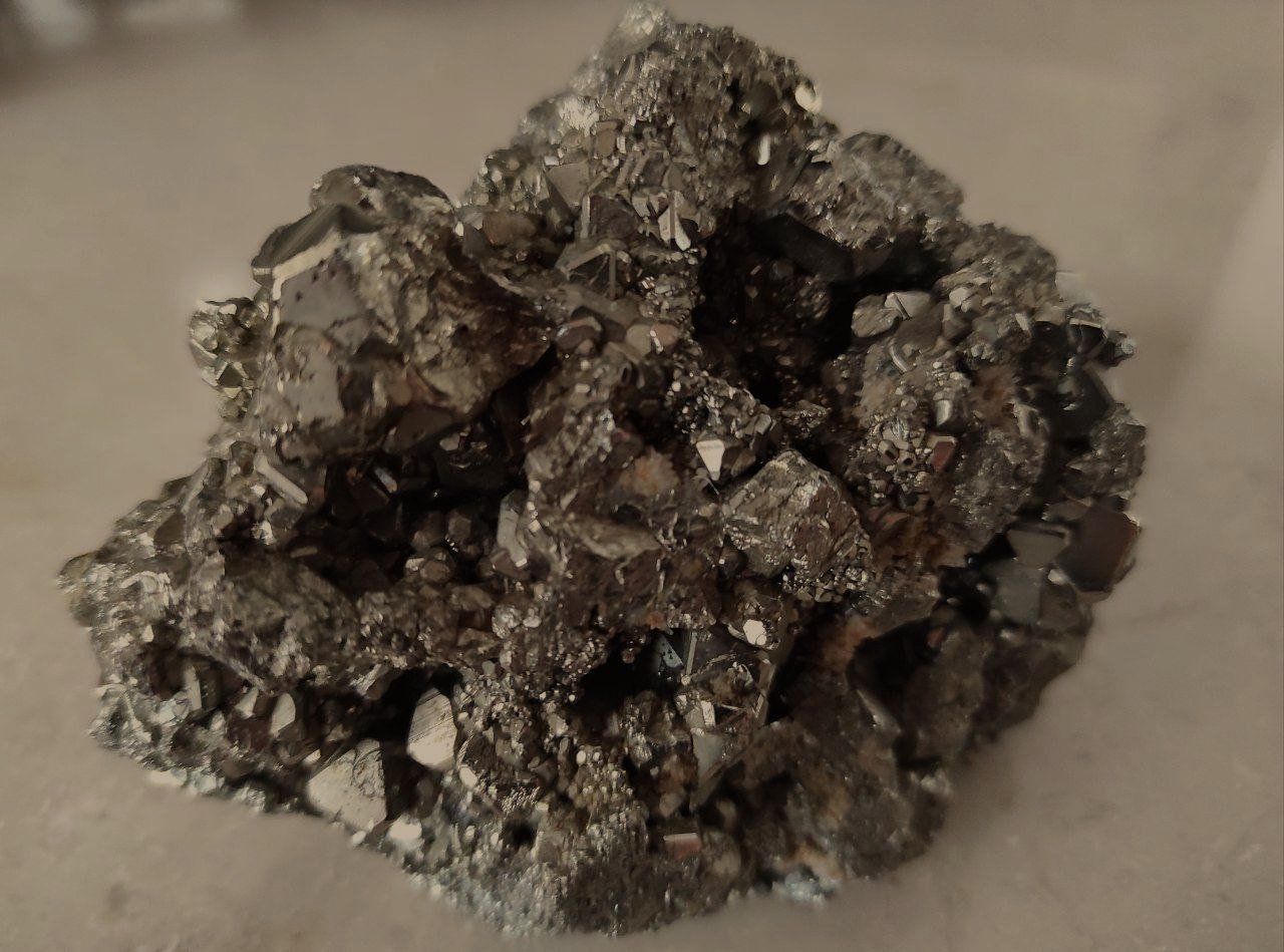 Mineralien & Heilsteine: GOLDENER PYRITSTEIN, GROSS, ECHT,  980 G. – Neu (gemäss Beschreibung) aus Weiningen ZH von actera 7