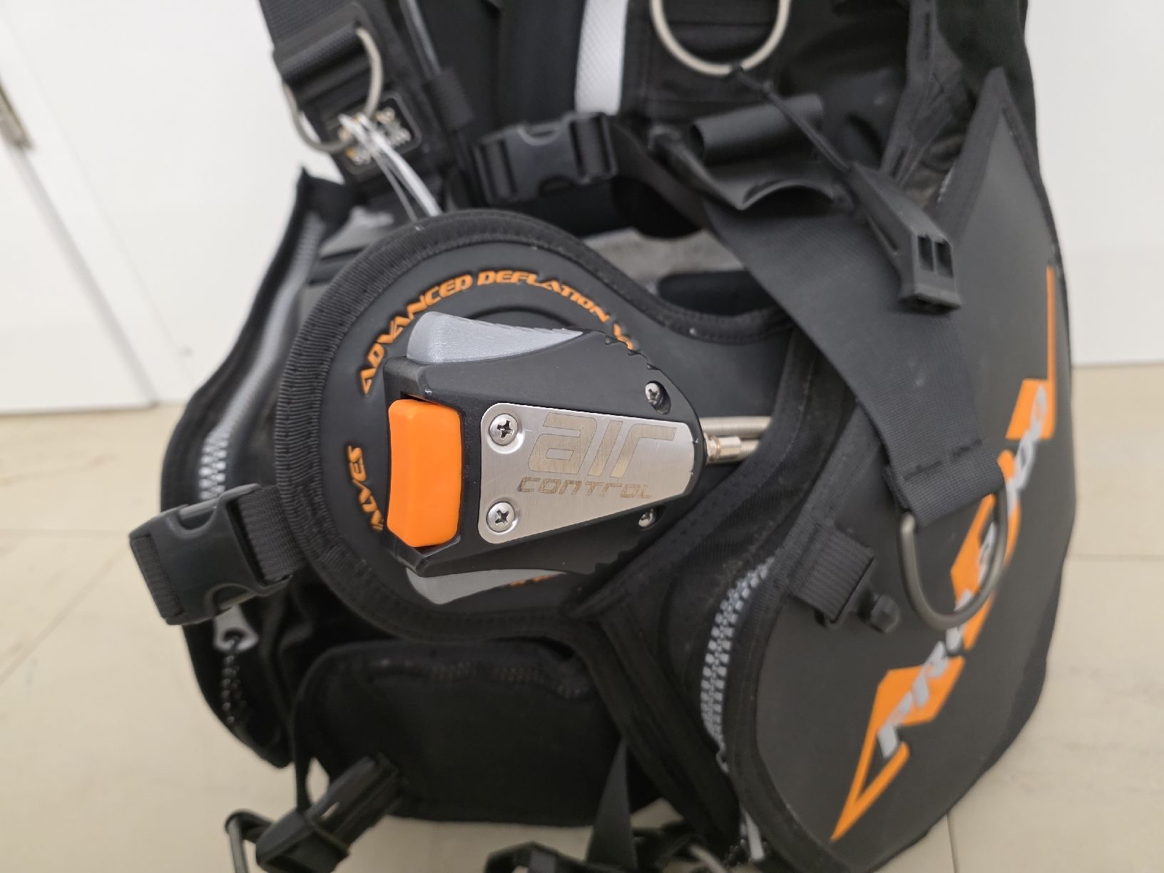 Respiratori & Giubbotti: Seacsub pro 2000 ADV BCD, Grösse S, Neu – Nuovo (secondo la descrizione) da Remetschwil venduto da Schnickian 1