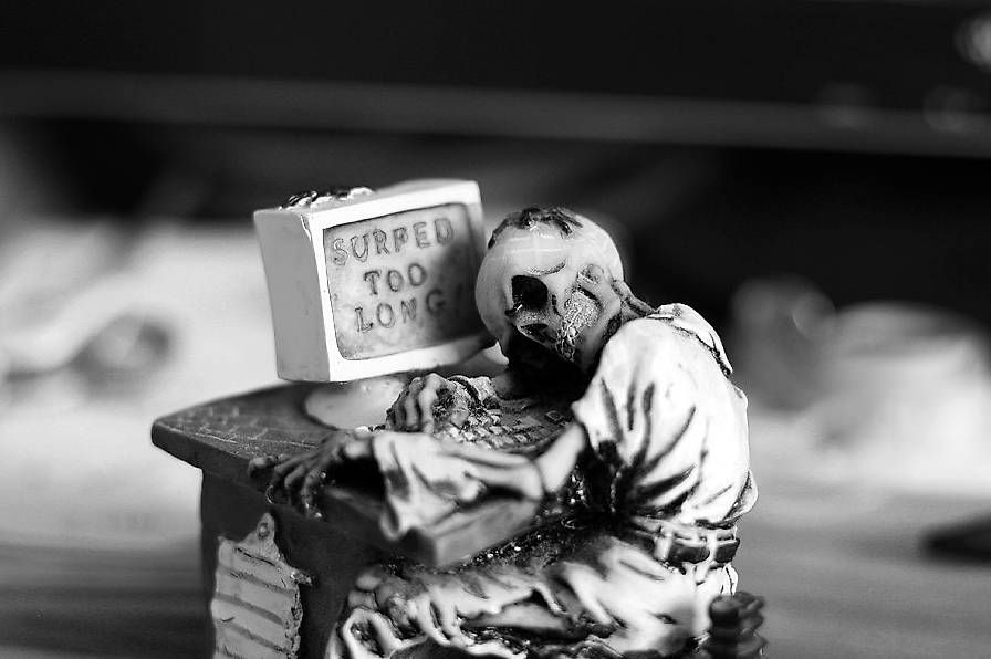 Statuette: Statuetta Skeleton scheletro Surfed too long – Usato da Canobbio venduto da Pablo77 1