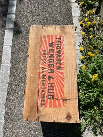 Caisses de transport: Grosse Holzkiste – D'occasion à Forch par ESELSTEIN 1