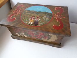 APPENZELLER BILD AUF HOLZ-TRUHE BAUERNMALEREI NAIV