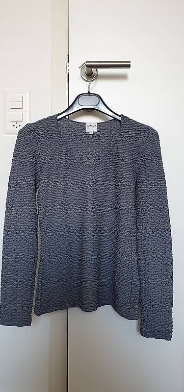 T-shirt: 5 neuwertige Armani T-Shirt/Pullover  – Usato da Zürich venduto da zuHause75 3