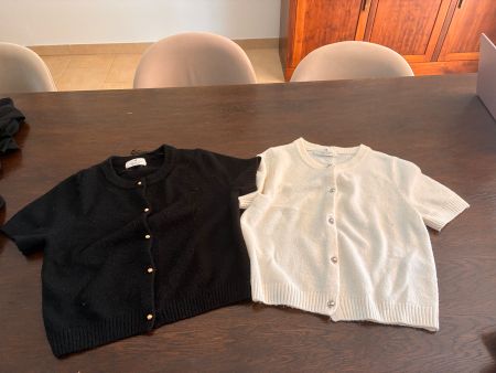 Cardigans H&M noirs et écru 158 cm 2 pièces