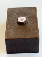 Kleine Holzschatulle mit Herzmotiv gebraucht(2S6)