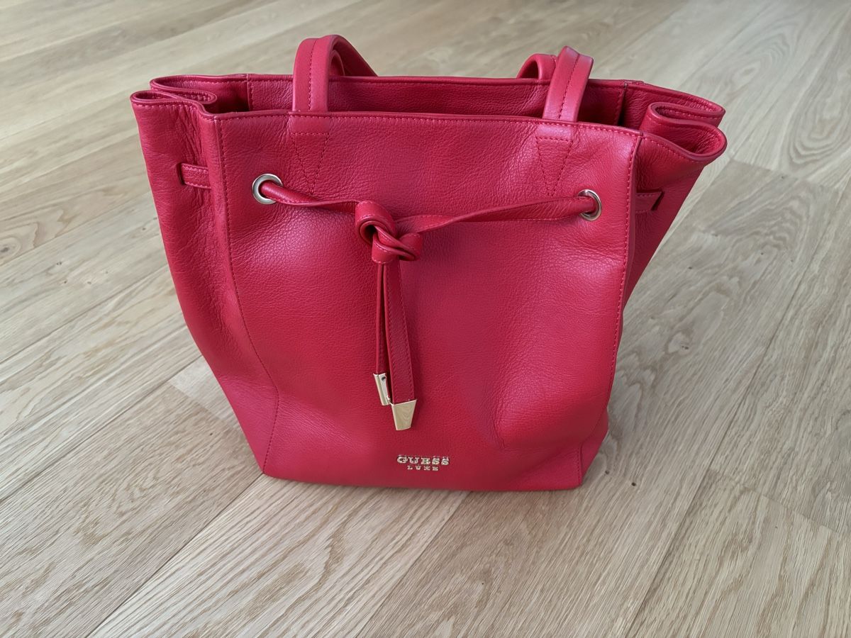 Guess Borse da donna: Sac Guess Luxe rouge en cuir – Nuovo e nell'imballaggio originale da Lonay venduto da car_l9sk 1