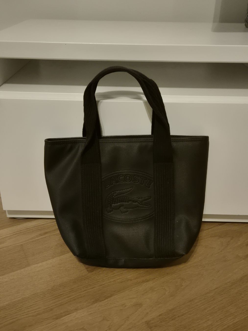 Lacoste Borse da donna: kleine Schwarze Lacoste Handtasche – Usato da Luzern venduto da bam_qr5p