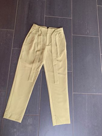 Hose gr. 34. Neu
