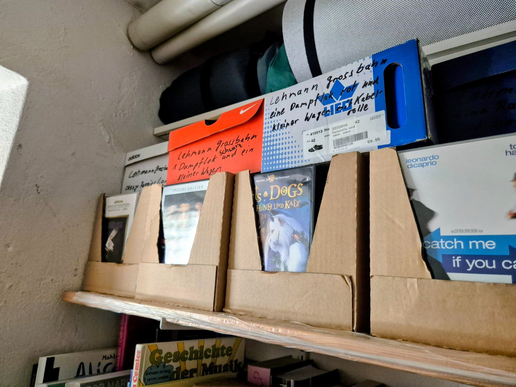 Tutti i DVDs: 5000  DVD Blue Ray Video Kassetten Sammlung – Usato da Zweisimmen venduto da Kleindietwil 4